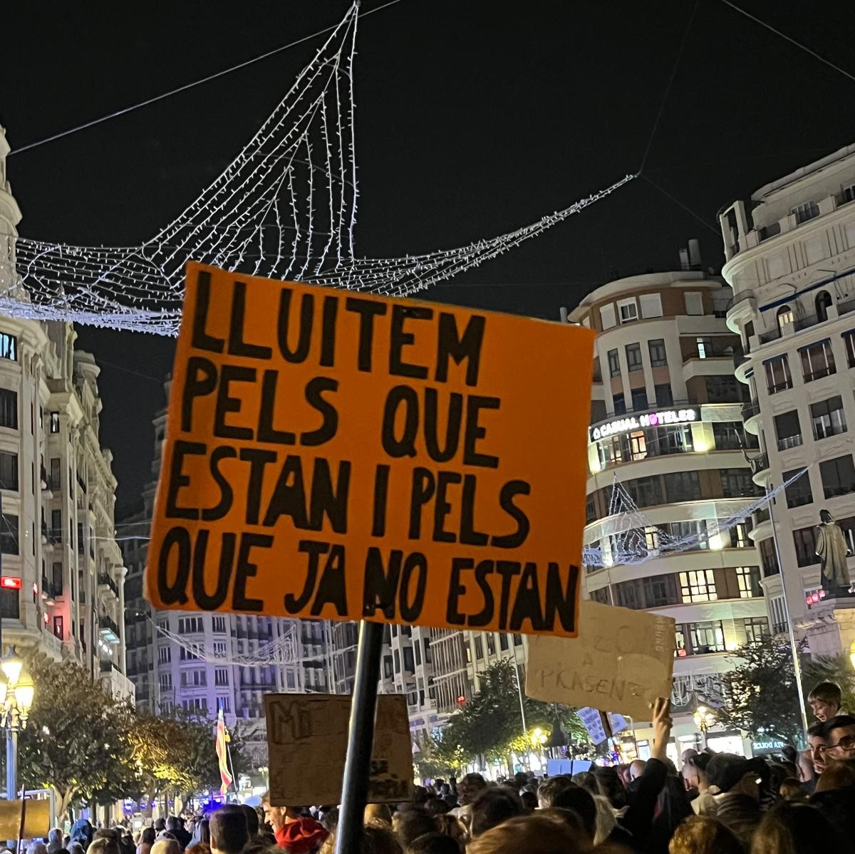Mariacreat's tweet image. Hui a la manifestació en València pels que estan i pels que no estan
#NoOblidem
#29O 
#MazonDimissió