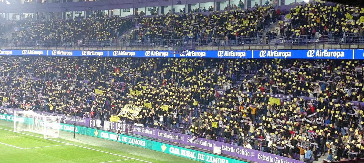 Que suene bien fuerte

RONALDO VETE YA

#RonaldoGOHOME