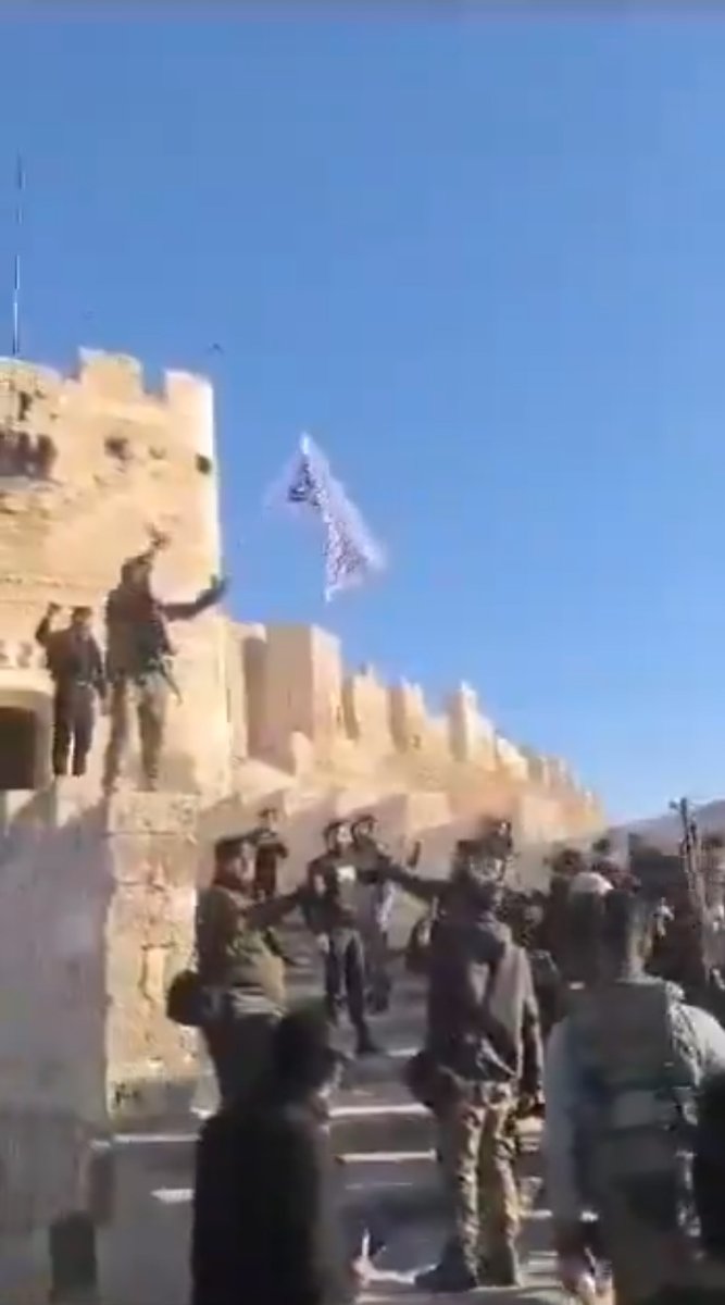 ℹ️ Ad hoc Erklärung für Laien zu Aleppo
 
Aus erklärten, gesundheitlichen Gründen kann ich nicht voll arbeiten.
Derzeit ist aber viel Scheißdreck (!) über die Kämpfe in Syrien im Netz. Zu meiner Überraschung sogar auf Kanälen, denen ich mehr Expertise zugetraut hätte. Daher sehe