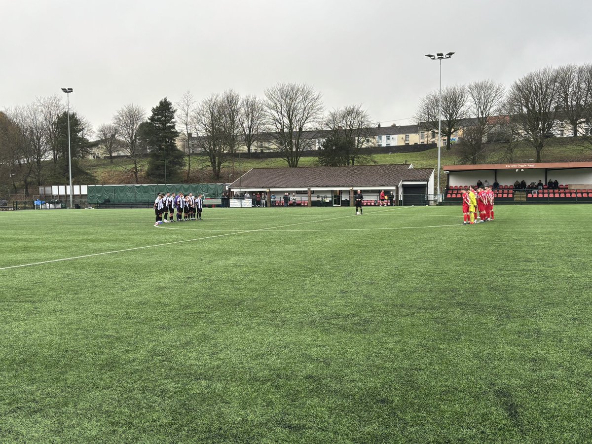 𝗚𝗘𝗧 𝗜𝗡 𝗧𝗛𝗘𝗥𝗘! 🙌

We return to winning ways and seal 3 points in the league!👊

Today we held a minutes silence for former junior player and club supporter Kris Evans who passed away earlier this week. Our thoughts are with his family and friends ❤️