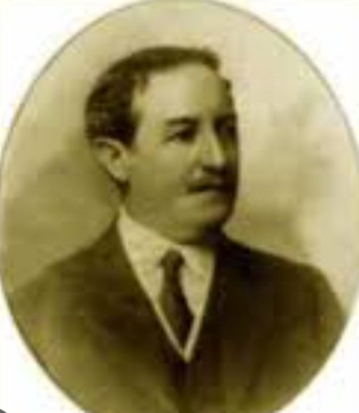 ¿Quién fué el mirandino/guatireño Eliodoro González Poleo?
Un escritor 
Un boxeador 
Un químico 
Un arquitecto 
¡Comenten!