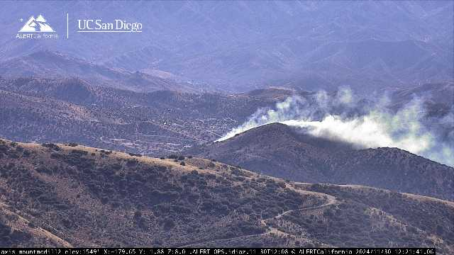 CaliFireTracker's tweet image. We are now tracking the #SummitFire off North Escondido Canyon Road in Acton. 
This is a 1st alarm dispatch, with the first engines arriving on the scene momentarily.