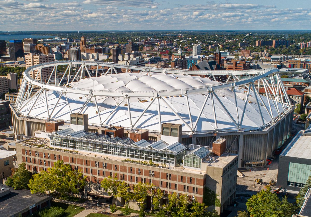 I didn't realize Syracuse had such an awesome stadium wtf