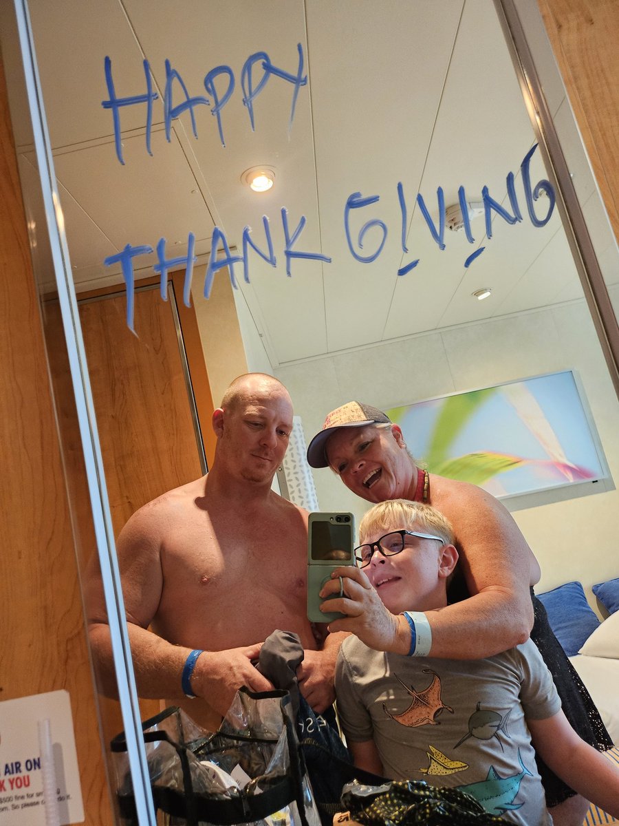 kdbarc's tweet photo. @CarnivalCruise @CarnivalVista  thx for the best trip and Thanksgiving!! https://t.co/h6Aop34eth