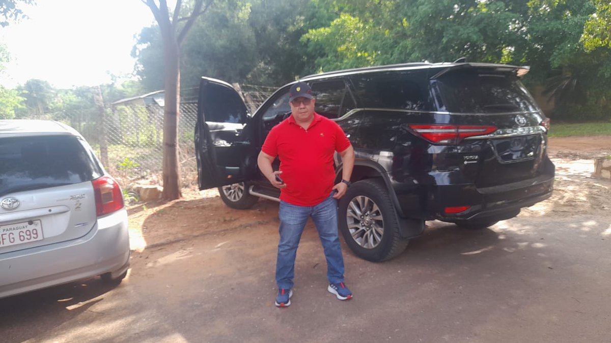 🚨RECUPERAN VEHÍCULO QUE ROBARON A DIPUTADO
-Se trata del legislador, Roberto Gonzalez.
-La camioneta estaba en Asunción y fue encontado en Luque.
-Hay un detenido tras una vigilancia de los agentes de automotores.