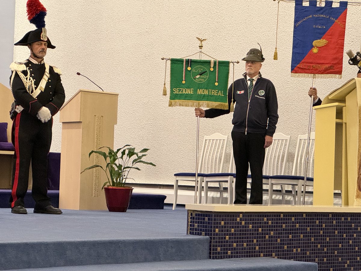 ⛪️ Moment de recueillement à l’église Divino Amore pour rendre hommage aux Carabinieri Italiens🇮🇹 .
🫡 Tribute to the men and women in uniform who served their fellow citizens with honor.
 #Carabinieri #TributeToHeroes #Service