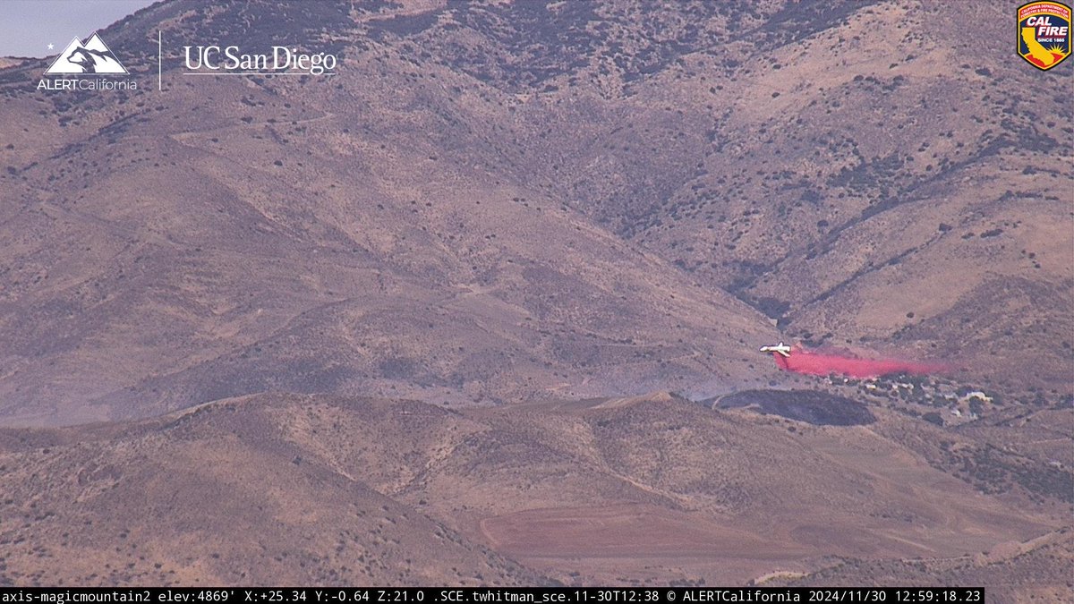 SkyzSmokey's tweet image. #SummitFire making good progress, now 7 acres. Investigators have been requested to the incident. Tanker 107 just made his drop.