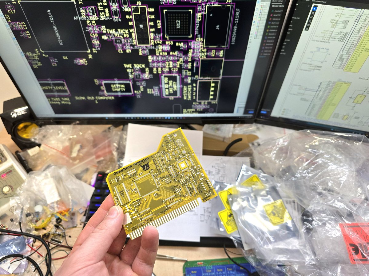 VejvyCZ's tweet image. Osazování zahájeno...
#oldcomputers
#msdos
#retroPC