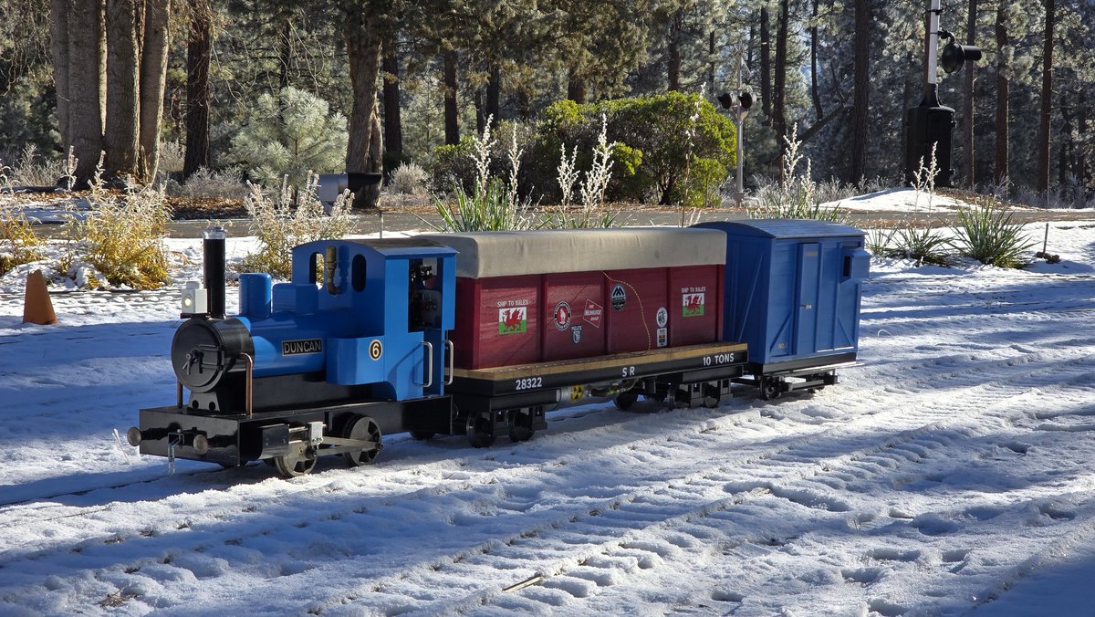 BocoProductions's tweet image. #6 rides the high iron at Train Mountain once again. Pretty we aren&apos;t in Wales anymore.