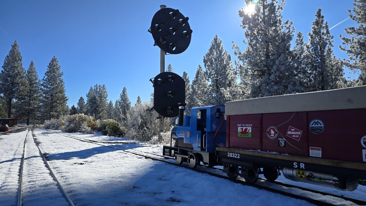 BocoProductions's tweet image. #6 rides the high iron at Train Mountain once again. Pretty we aren&apos;t in Wales anymore.