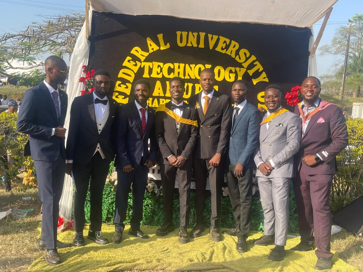 Earnstein tweet media