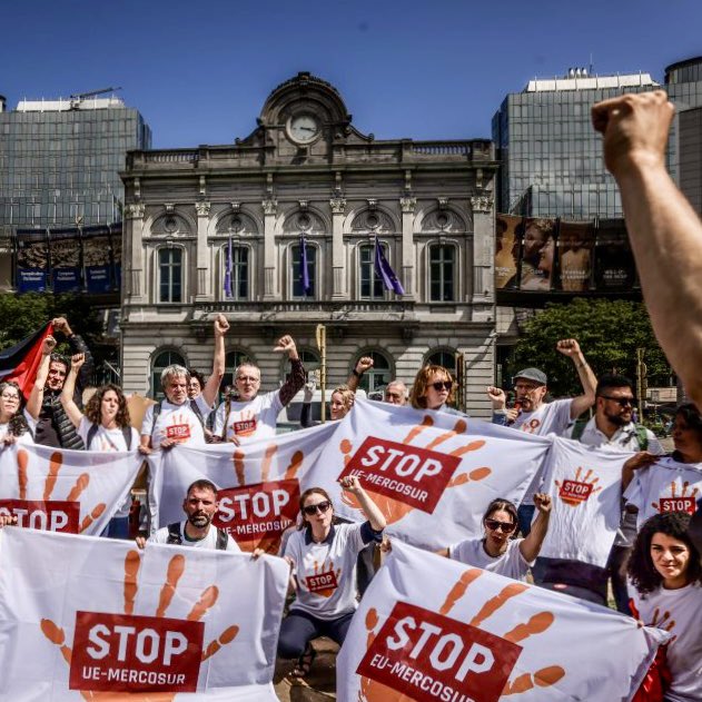 🌾 LeMAP.be/media 🦣ViaCampesinaBE@mastodon.social (@lemap_be) on Twitter photo 🚜🧑🌾 <a href="/via_campesina/">La Via Campesina (Official EN)</a> & +400 org
📢 urge policymakers
⛔️ #StopEUMercosur #StopUEMercosur #StopUEMercosul #StopMercosulUE
amid environmental and human rights.
#StopFreeTrade corporate-backed #ToxicTrade
👉europeantradejustice.org/eu-mercosur-no…
EN:friendsoftheearth.eu/press-release/…
FR:generations-futures.fr/actualites/acc… 🚜🧑🌾 <a href="/via_campesina/">La Via Campesina (Official EN)</a> & +400 org
📢 urge policymakers
⛔️ #StopEUMercosur #StopUEMercosur #StopUEMercosul #StopMercosulUE
amid environmental and human rights.
#StopFreeTrade corporate-backed #ToxicTrade
👉europeantradejustice.org/eu-mercosur-no…
EN:friendsoftheearth.eu/press-release/…
FR:generations-futures.fr/actualites/acc…