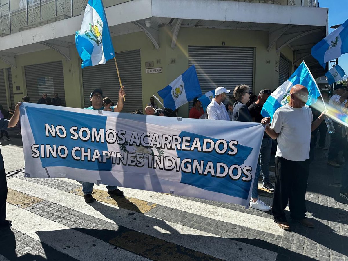 ElQuetzalNews's tweet photo. ¡Los guatemaltecos ya estamos hartos de la corrupción, abusos y violaciones a la ley por parte del Gobierno de Bernardo Arevalo!
¡NO MÁS CORRUPCIÓN!
¡NO MÁS MANIPULACIÓN!
Cero tolerancia a este gobierno y sus aliados.
#NoMasCorrupcion
#NoMasRobo
#SemillaEsHistoria https://t.co/a2QzJhdc2S