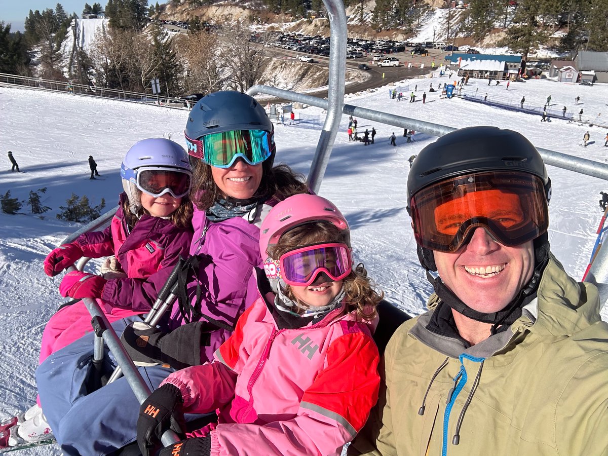 CamFortin's tweet photo. Made myself a todo list my cofounder and I can easily update on the go. Took me ten minutes last night with @boltdotnew and now I can get back to enjoying the slopes! @TheAwkwardPig #sassisdead #rollyourown #producthacker https://t.co/IPiiTT5zeF
