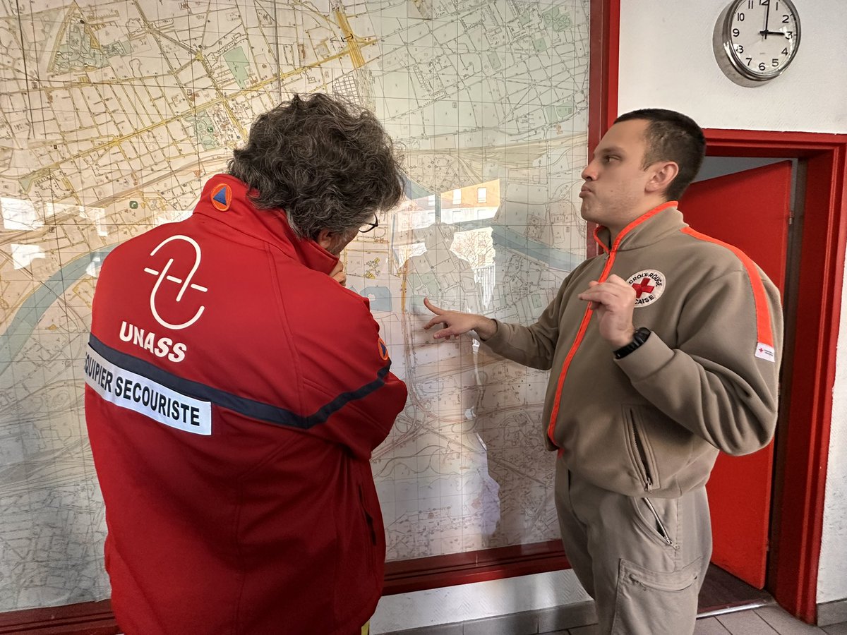 Formation de nos Chefs d’Equipe UNASS Île de France  pour assurer des gardes  @BSPP.  Un grand  merci au #CS Choisy Le Roi, et à Antoine <a href="/CroixRouge94/">Croix-Rouge 94</a> pour votre accueil, votre bienveillance et la qualité de vos interventions 👏👏👏