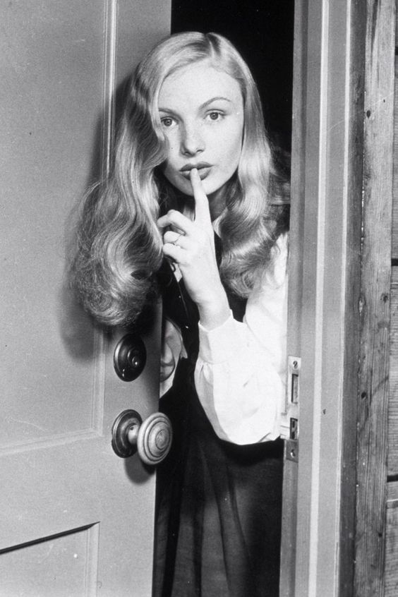 CelebMuseums's tweet image. The Many Faces of the alluring Peek-A-Boo Girl, Veronica Lake. @VeronicaLake191 @VeronicaLake #VeronicaLake
