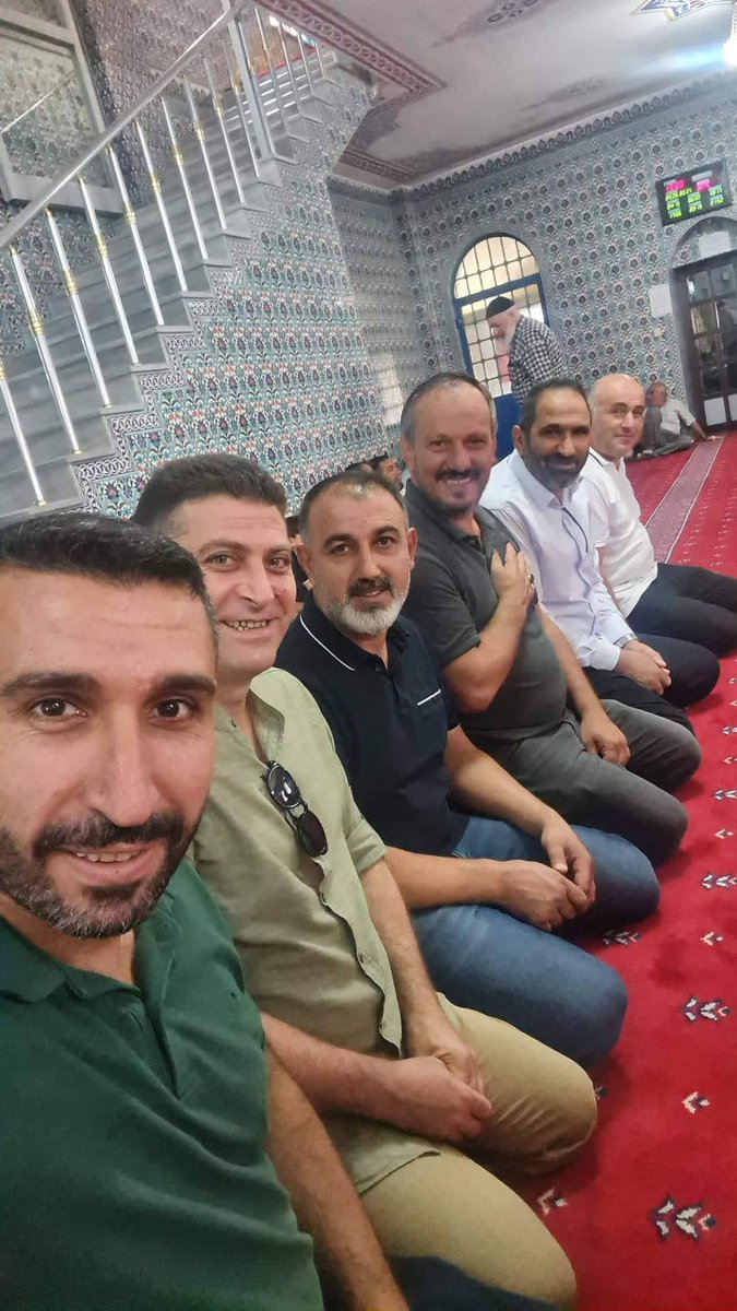 🫵Tek başına kalsa da hakkı söylemekten beri durmayan, <a href="/Akparti/">AK Parti</a> ve #DAVA uğruna bedel ödemekten korkmayan Teşkilatımızın mihenk taşı, Kıymetli Yol arkadaşım <a href="/harundageri/">Harun Dağeri</a>  seninle çalışmış olmaktan her zaman onur duyduk.

#DavamızVarBizim🫵