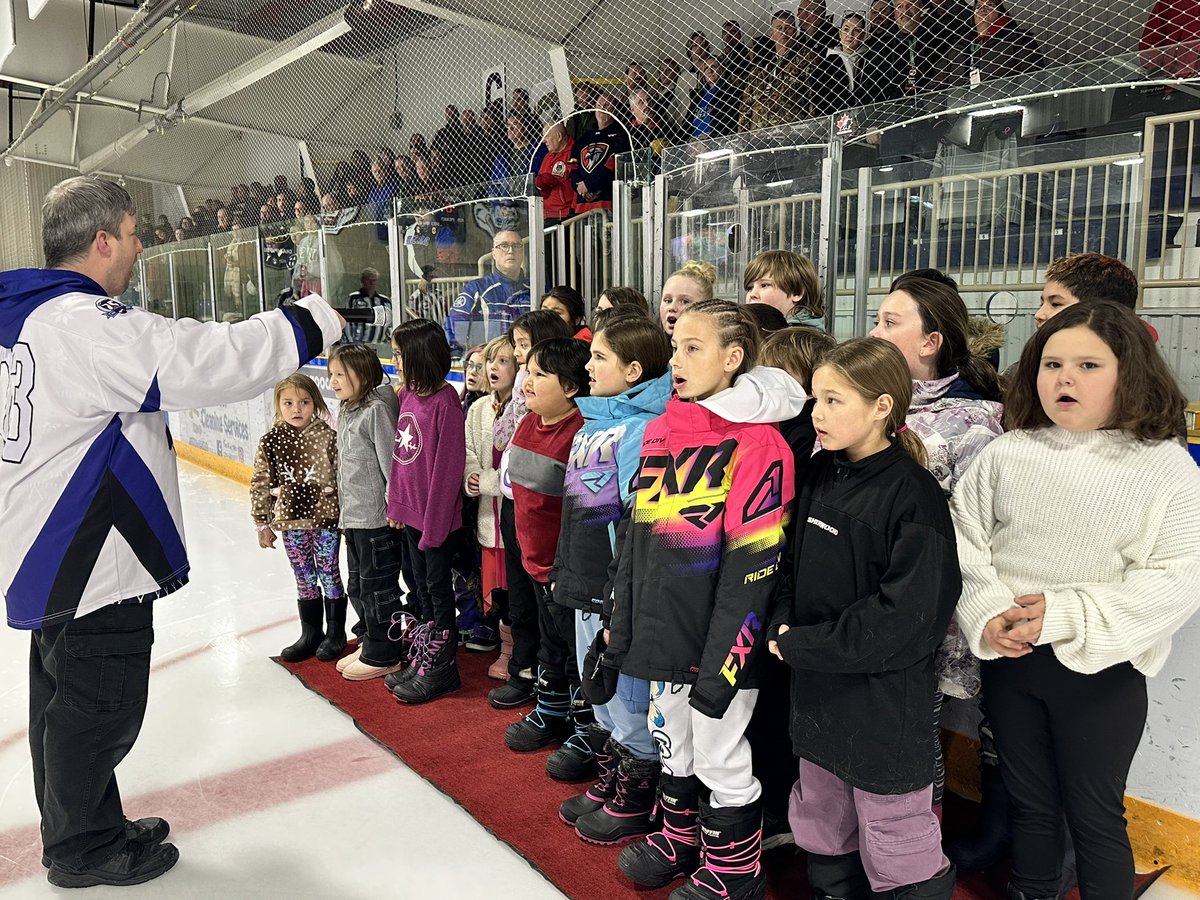 NorManBlizzJrA's tweet image. Thank you to Kelsey Community School Choir for singing our anthem for us at yesterdays game! You guys were awesome!

#NorManBlizzard #ThePas #Opaskwayak #RMofKelsey