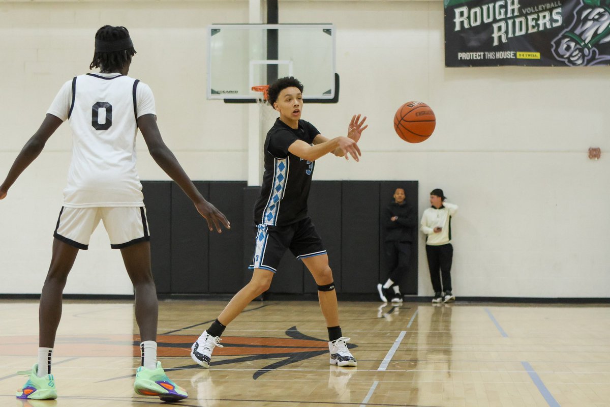 Blessed to receive my 8th Division 1 offer.  Thanks coach Tony Bland <a href="/UW_MBB/">Washington Men's Basketball</a> for believing in me. #2027 <a href="/thegrindsession/">The Grind Session</a> <a href="/coach_bmase/">BRANDON MASON</a> <a href="/mike_murph10/">Michael Murphy</a> <a href="/AlbuquerquePrep/">Albuquerque Basketball Prep School</a> <a href="/krqesports/">Van Tate</a> <a href="/GeoffGrammer/">Geoff Grammer</a> <a href="/DaireseG/">Steve</a> <a href="/VerbalCommits/">Verbal Commits</a> <a href="/247Sports/">247Sports</a> <a href="/SCNext/">SportsCenter NEXT</a> <a href="/RL_Hoops/">RecruitLook Hoops</a> <a href="/trigonis30/">Dinos Trigonis</a>