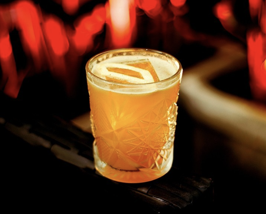 RAMWdc's tweet photo. DC Cocktail Week is underway.  Get ready to sip, savor, and celebrate at these #DCCocktailWeek events! 🍹🍸️🎉

#HappyHours, #Tastings, #CocktailClasses, Plus More Events 

See all event details at https://t.co/bJBEEMFO6H

 #dmvrestaurants #dmvbars #repealdayparty https://t.co/7ZkS1lzTSO