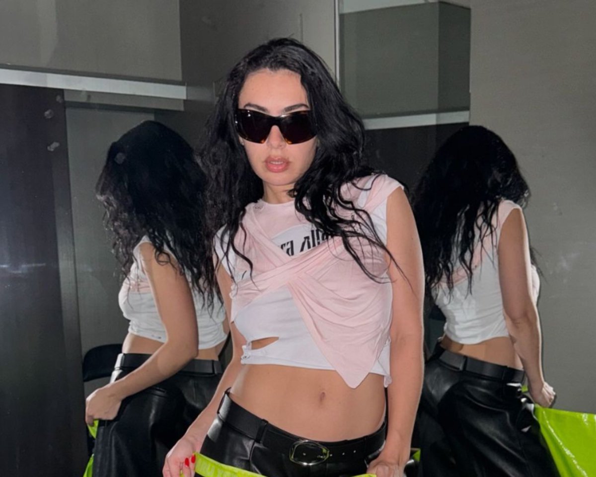 dale_xcx's tweet image. we listen and we don’t judge: charli’s edition.