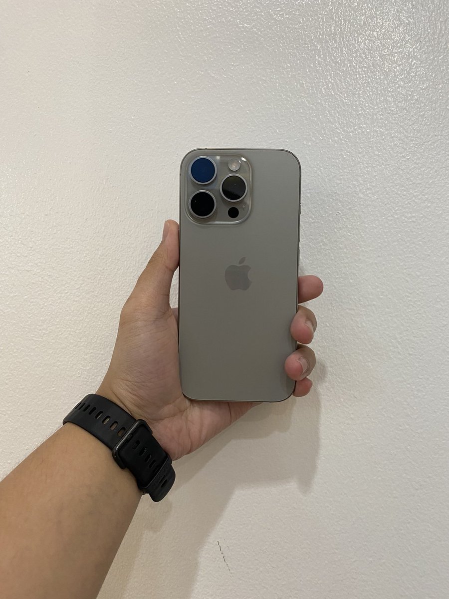string_vince's tweet photo. This phone somehow’s not just an “object” to me but a symbol of hope and hard work. Emotional pa rin me while typing this but yeah. Thank you, Lord. 🫶🙌

6/6 https://t.co/InCqItuBjA