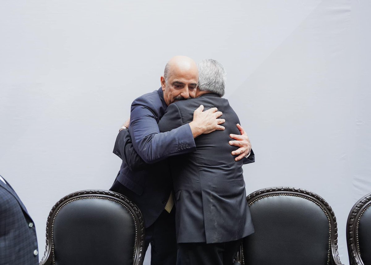 ahuedricardo's tweet photo. Me despido con la seguridad de que en mi amigo Alberto Islas Reyes encontrarán a un gran ser humano, abogado que busca la justicia, a quien agradezco su apoyo y acompañamiento a lo largo de mi carrera.

Felicidades a Xalapa porque seguirá transformandose con una gran persona. https://t.co/ulJk5GSd0a