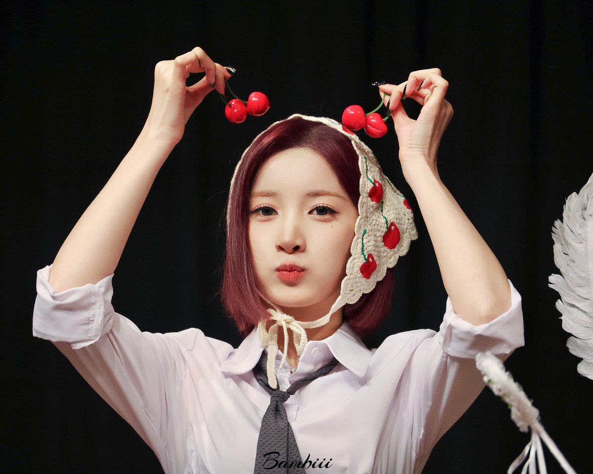 241129 🍒

#퍼플키스 #PURPLE_KISS
#유키 #YUKI