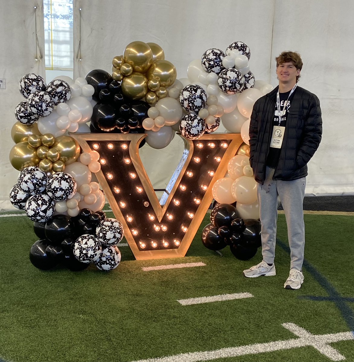 sutton_gutting's tweet image. I had a great time at the Vanderbilt game today. Thanks for the invite! @coachj_lepak @BuckFitz @jaxon_rose8 @NCEC_Recruiting @NatlPlaymkrsAca @wcsRHSfootball @CoachCoreyD