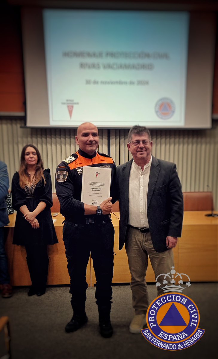 🧡💙🧡 Hoy hemos tenido el honor de ser invitados al homenaje a los voluntarios de Prote <a href="/AytoRivas/">Ayuntamiento de Rivas Vaciamadrid</a> Gracias por contar con nosotros #haciendoprote