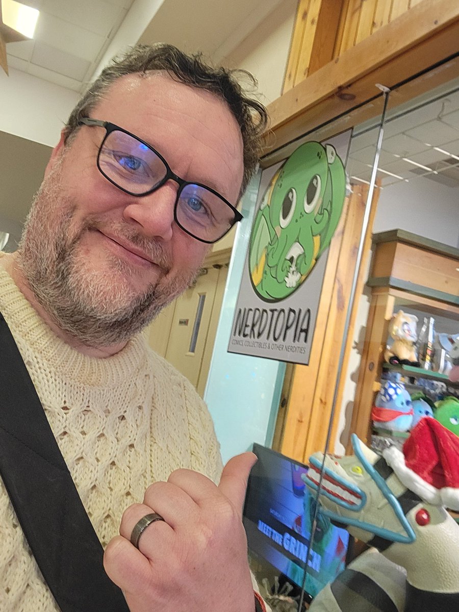 alt_world's tweet photo. Thank you to all the wonderful folk at Nerdtopia today who hosted us. It's been a stonker of day, thank you π
#Nerdtopia #comics #letshuntmonstas #thegrinch #mrbutton https://t.co/LmwuKxKvz5