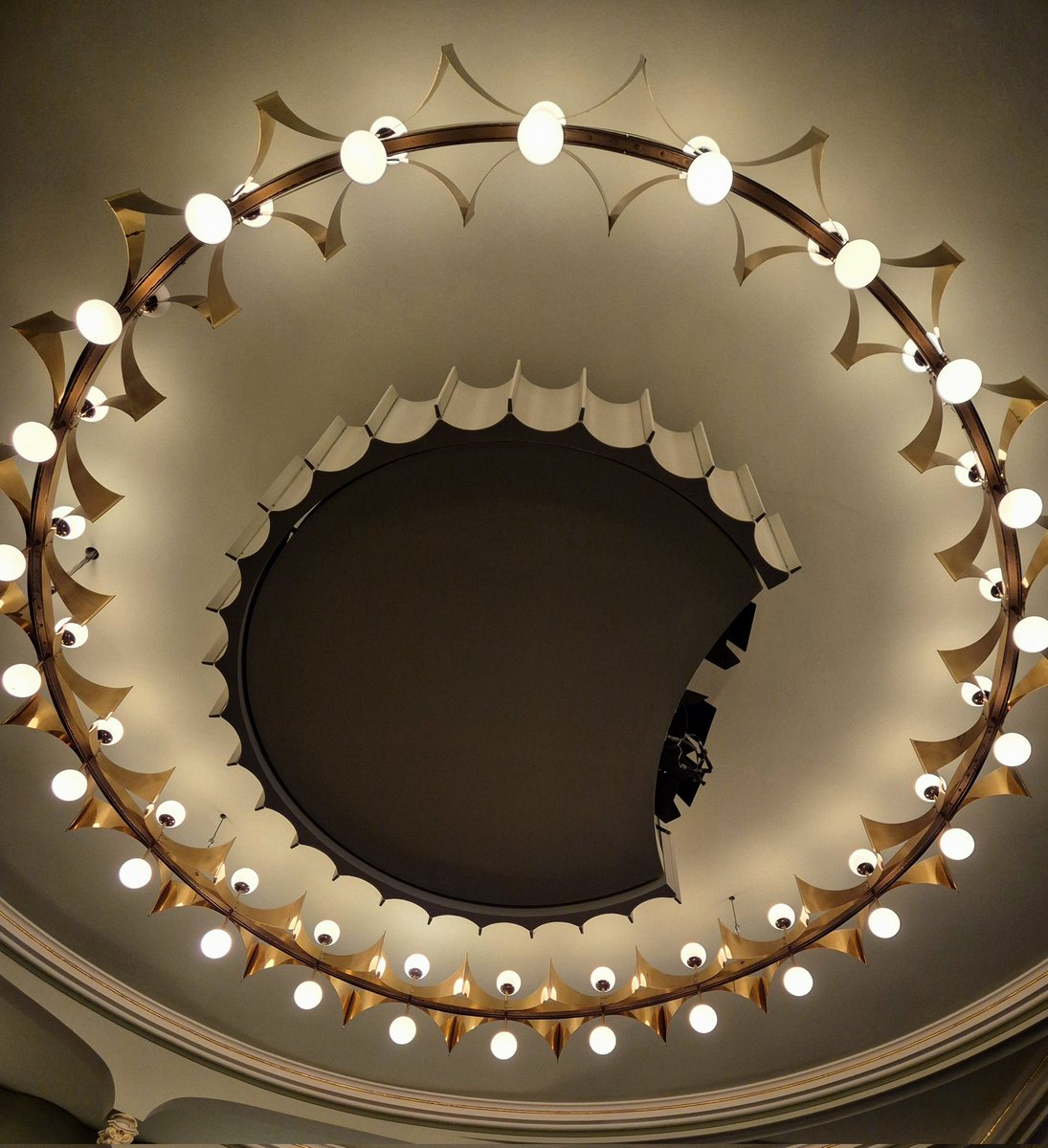 Opernjunkie's tweet photo. Nach zwei Jahren mal wieder in Annberg-Buchholz. Mit #Satanella erneut für eine Opernrarität des irischen Komponisten Michael William #Balfe 🎶 #EduardVonWintersteinTheater #Raritätenjäger https://t.co/UjgDQSyvZ4