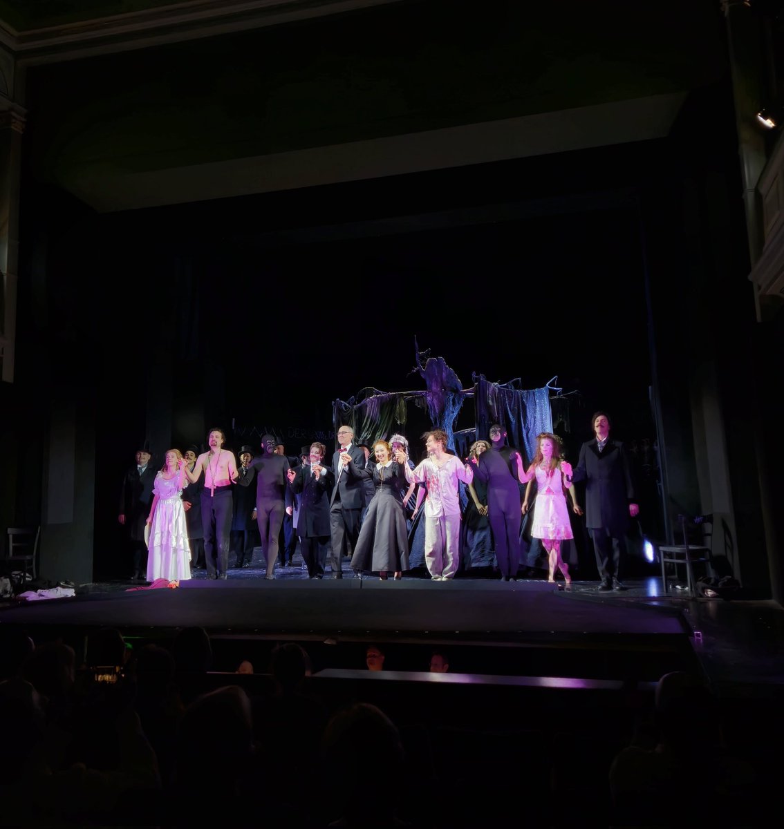 Opernjunkie's tweet photo. Nach zwei Jahren mal wieder in Annberg-Buchholz. Mit #Satanella erneut für eine Opernrarität des irischen Komponisten Michael William #Balfe 🎶 #EduardVonWintersteinTheater #Raritätenjäger https://t.co/UjgDQSyvZ4
