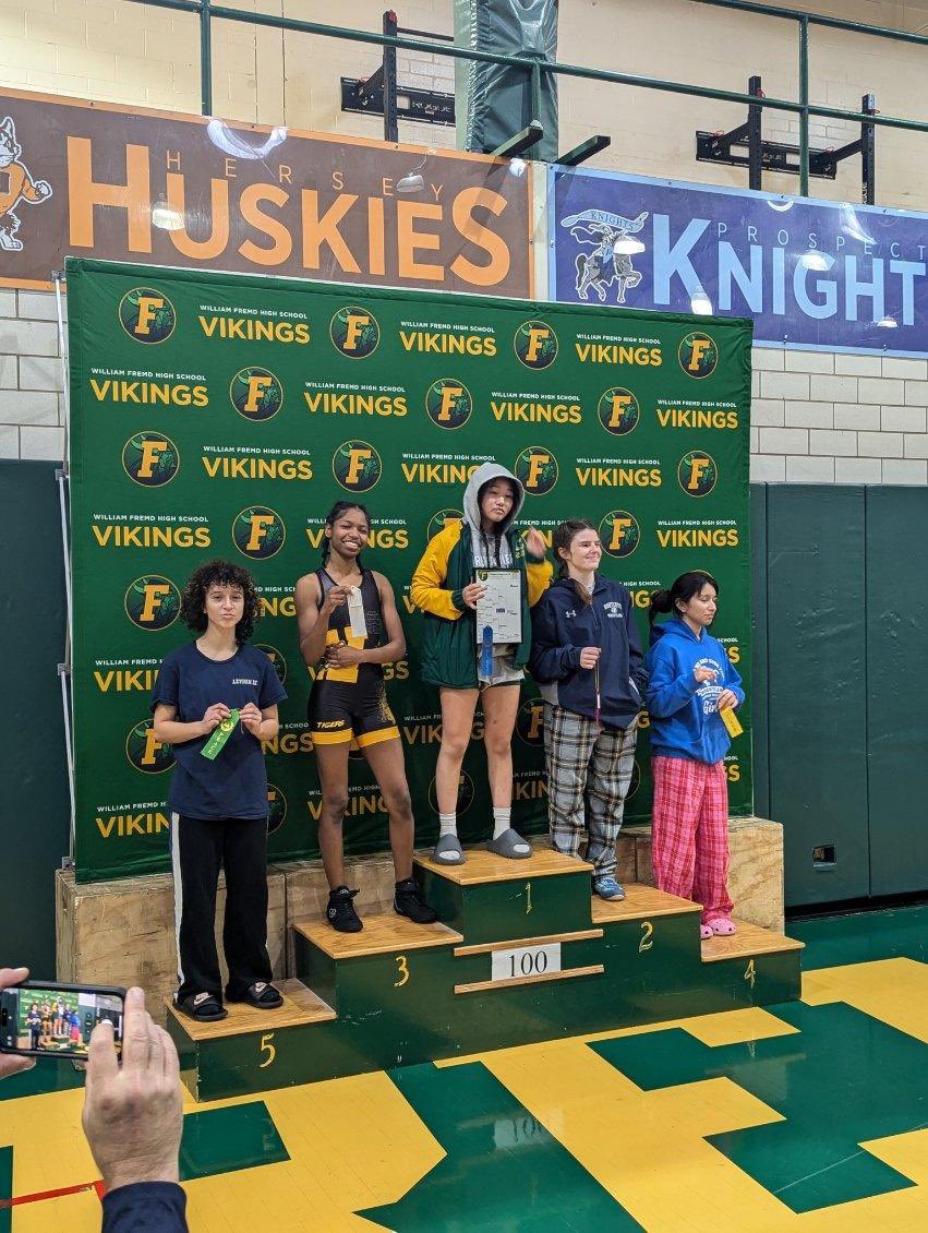 Girls wrestling -Fremd tournament results-
🥇- Zoey dodgers 
4th- Emily Gandar 
5th- Kayla Vasquez 
7th - Sabrina Bono 
<a href="/Leydenathletics/">Leyden Athletics</a> #leydenpride