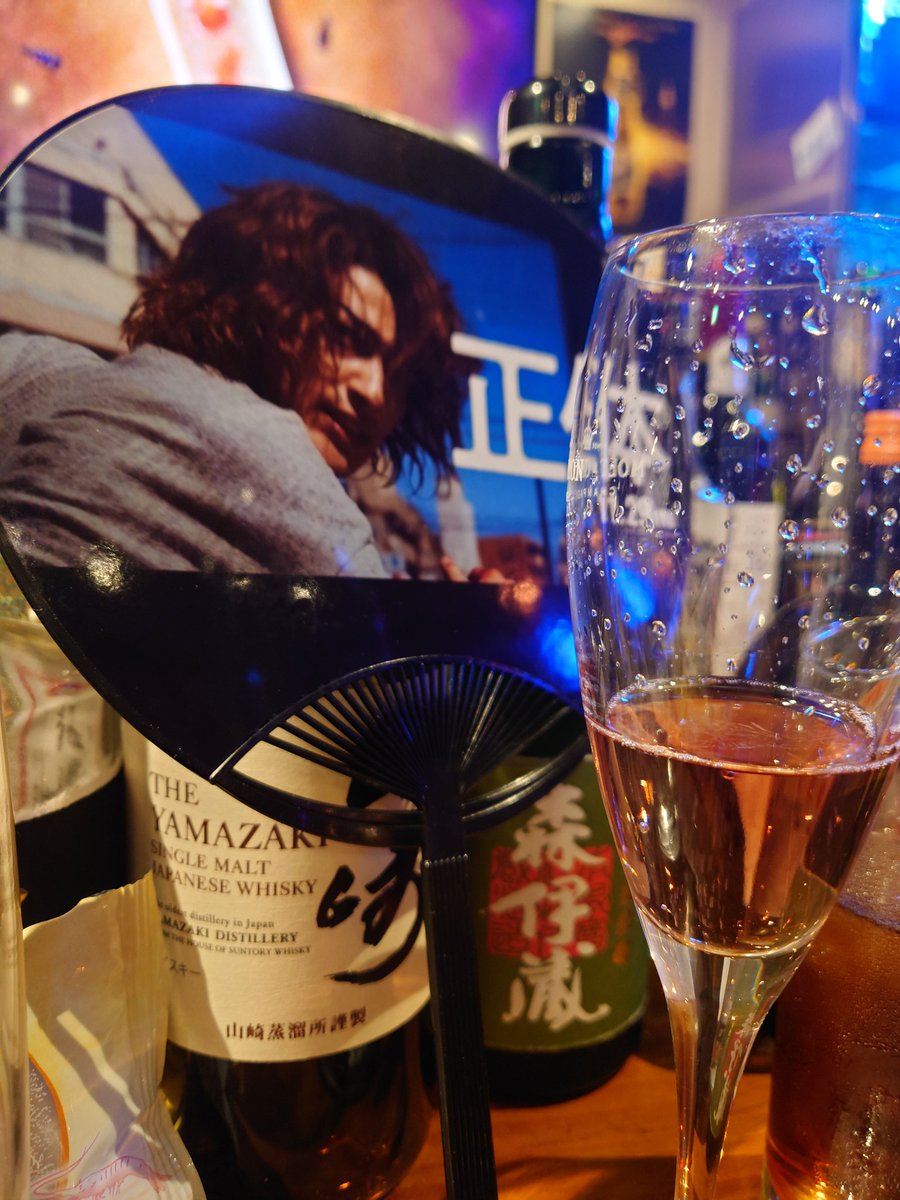 masu006028's tweet photo. #映画正体 大ヒット祈願
感想を話しながら泣く😭
さあ!初動最終日
#映画正体
#藤井道人 監督
#染井為人 #小寺和久
#横浜流星
#吉岡里帆 #森本慎太郎(#SixTONES)
#山田杏奈 #山田孝之
#BABELLABEL
🥂飲んでるうちに月が変わったので、カレンダー12月に変えました😍
#BABELBAR https://t.co/xasxKmCrns