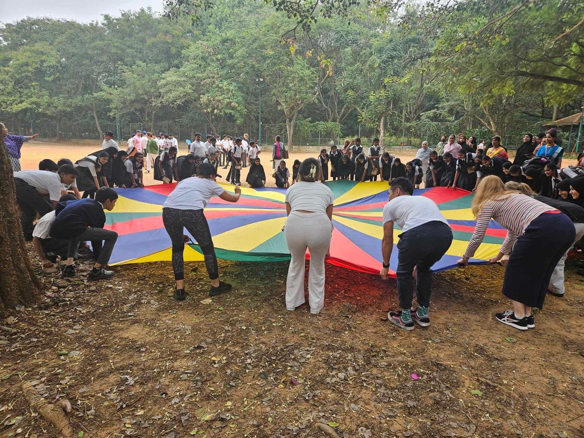 Resource sharing to support students across the world. Thanks Qantas charity crew and SLSO Ms M. Every child matters. <a href="/caringbah_p/">Caringbah PS</a> <a href="/NSWEducation/">NSW Dept of Education</a> <a href="/NSWSLI/">NSW DoE  School Leadership Institute</a> <a href="/PEFOZ/">Public Ed Foundation</a>