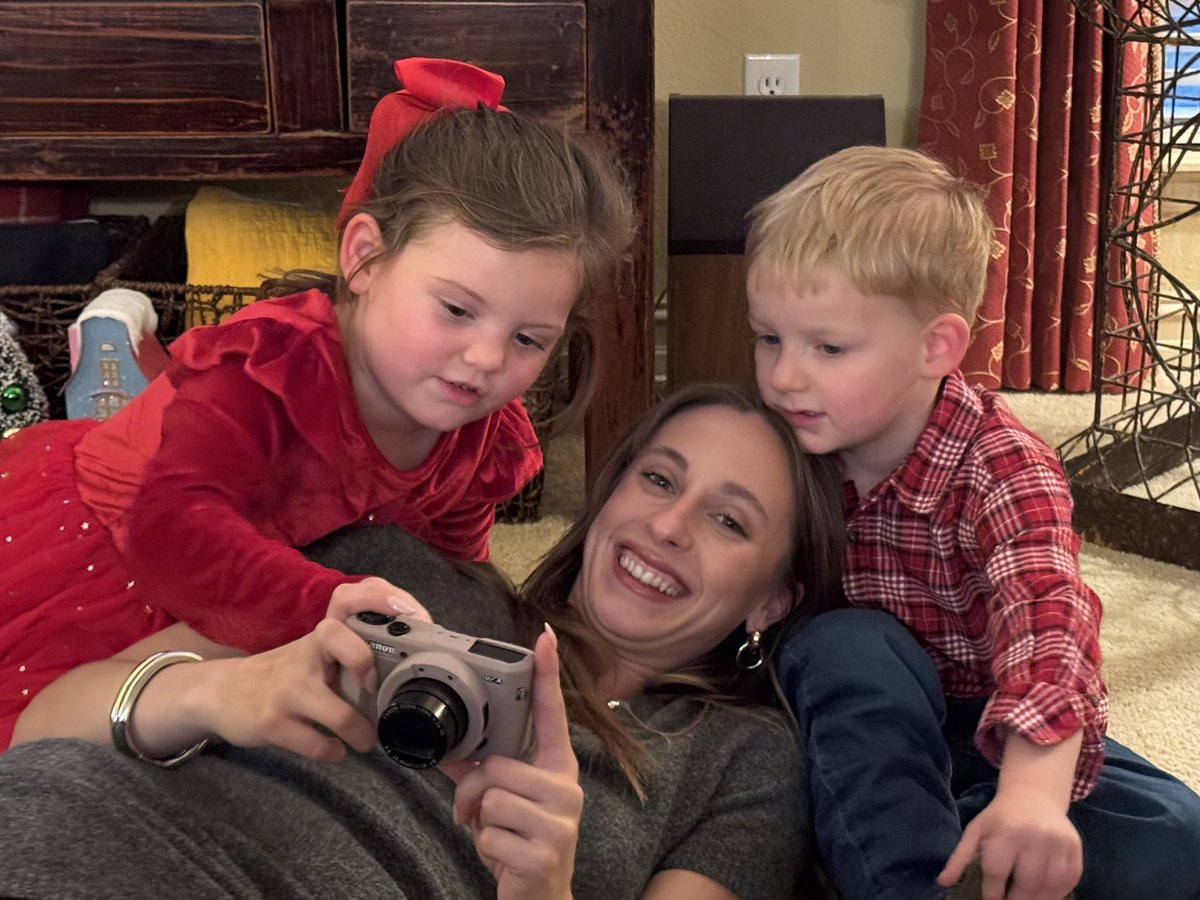 ElliottUGC's tweet image. Home for the holidays 🦃🍁

#blessed -- getting back to work later tonight to organize my scripting and filming week !!

Thankful for my clients  who gave me a little time off my phone this weekend to unwind !!

#buildrelationships