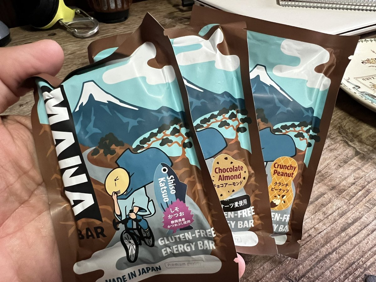 waterplayerz's tweet photo. エナジーの補給にオススメです。 那覇マラソンでもブース出店中。 #manabar https://t.co/SXX6noUErH