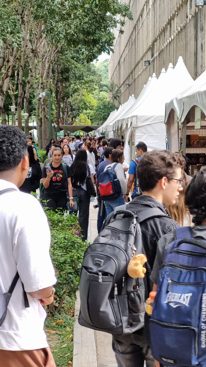 CulturaUrbana's tweet photo. Hoy llegó a su fin la #FLOCUCAB2024
Agradecidos con @enlaUCAB por esta magnífica 9ª #FLOC Felicitamos a las autoridades universitarias, a #MarcelinoBisbal y su equipo, a los empleados y a todas las editoriales, autores e instituciones que han hecho posible esta fiesta del saber. https://t.co/Xex0NAvox6