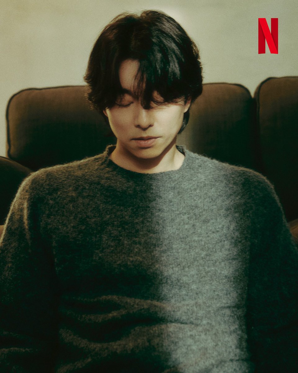 oopsgoeun's tweet image. pois o gong yoo tá servindo muito com esse long hair