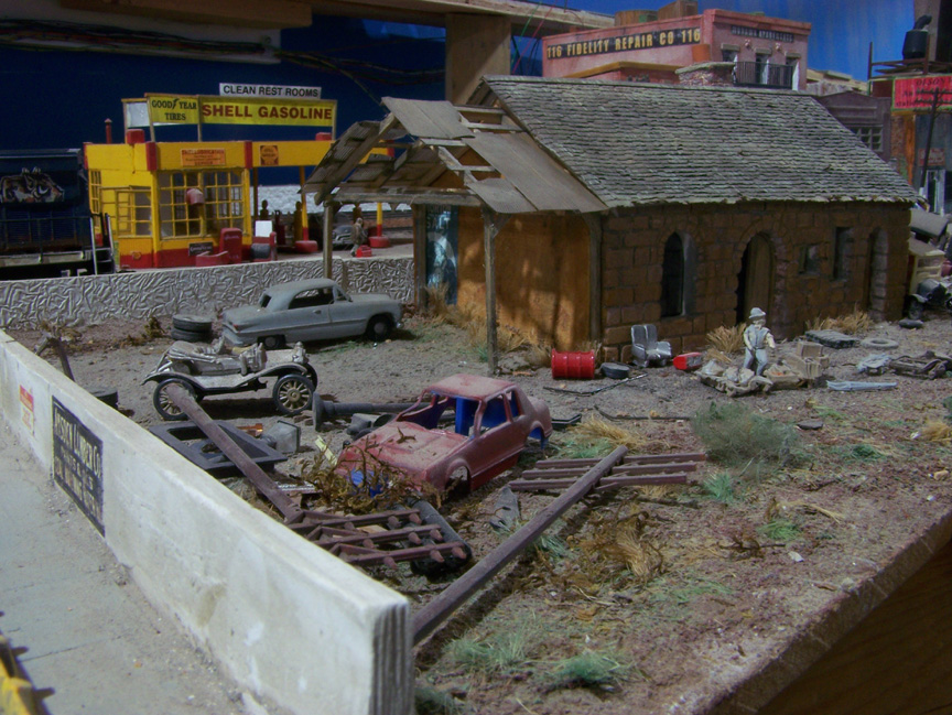 rrscenery's tweet photo. Junk Yard made with2000 Industrial Dirt and 5002 for red color and Walls and side walk made with 1290 Concrete paving powder https://t.co/8aT9M65GPz