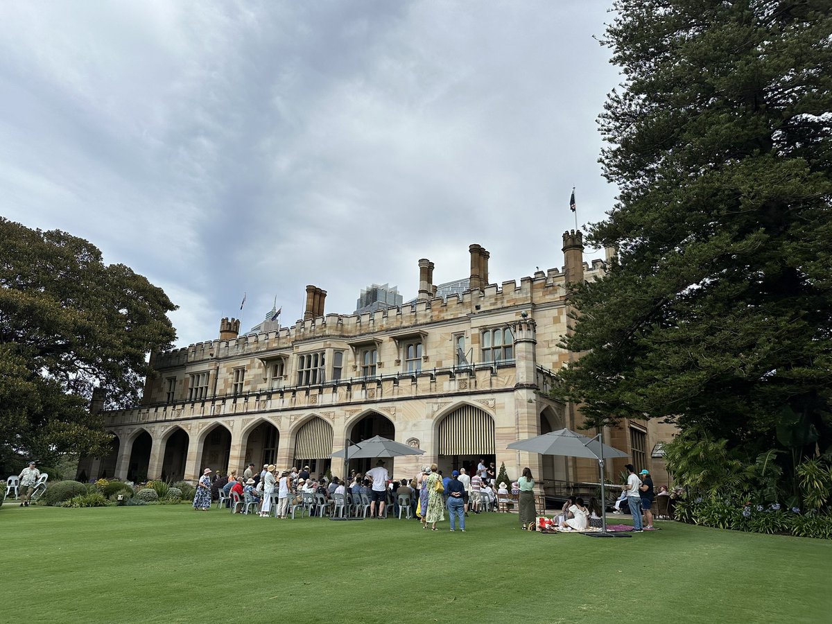 VanessaPirotta's tweet image. What a send off for Simon Marnie @salmonmornay at Government House here in Sydney! Her Excellency the Honourable Margaret Beazley AC KC 

Broadcast LIVE here abc.net.au/listen/live/sy… 
@abcsydney @rgloveroz 

#abcradio #abcradiosydney