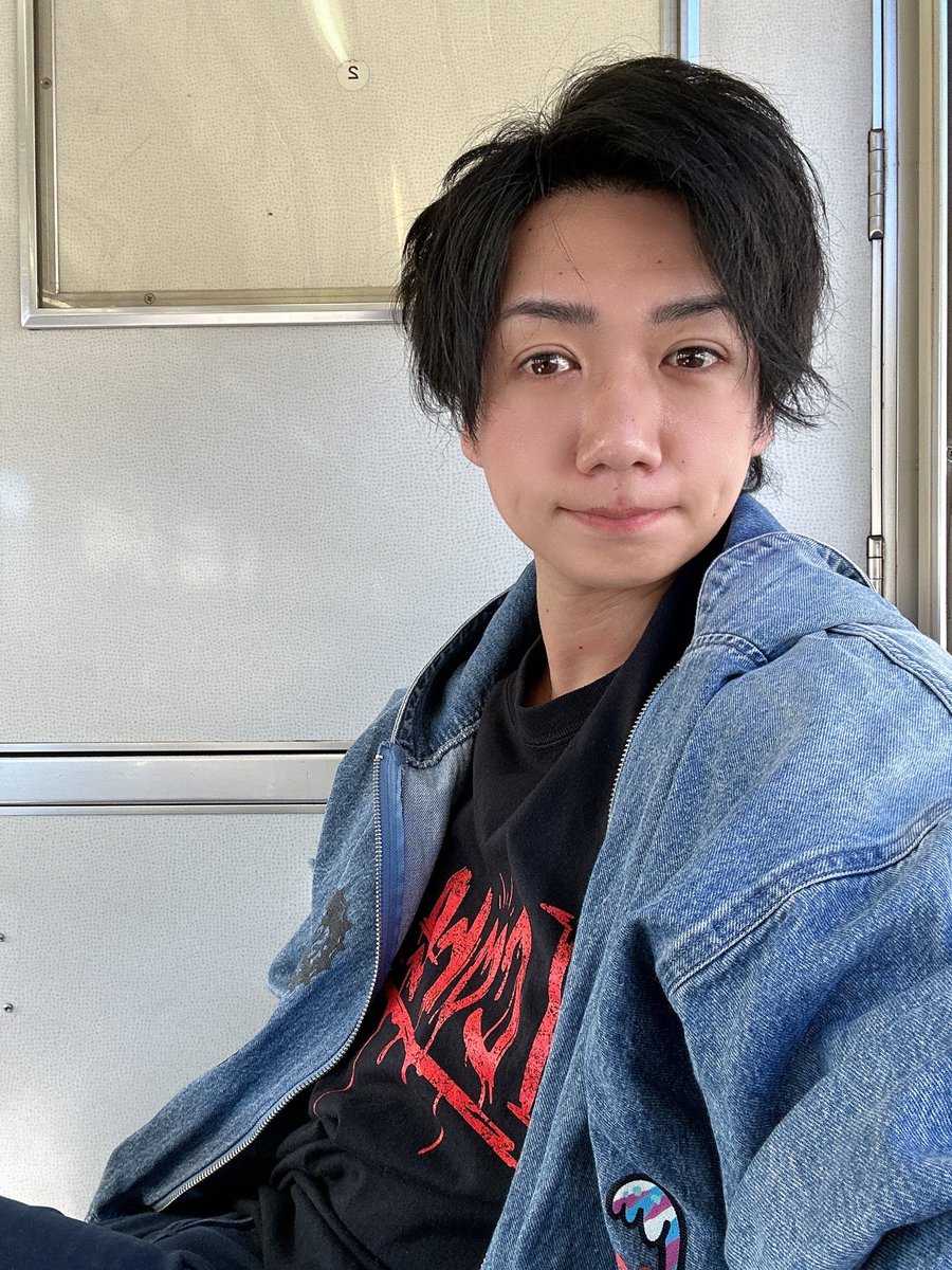nomchin1709's tweet photo. 代々木のLiSAカクテルパーティー　
向かいます⤴︎🍸

ノムです⤴︎
ぜひ声かけてください⤴︎✨

#LiSA #カクテルパーティー　🍷
@LiSA_OLiVE https://t.co/N4CHwTfj0U