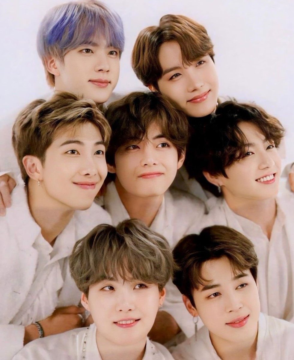 RT &amp; REPLY

WE LOVE YOU YOONGI
#BTSisSeven
사람들은 말해 세상이 다 변했대
#WeLoveYouYoongi
다행히도 우리 사이는 아직 여태 안 
#YoongiNeverWalksAlone
일곱이라 다행이다
#ARMYLoves7
아포방포 방탄소년단
#7StarsInARMYsGalaxy