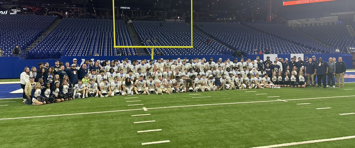 MSDDecatur's tweet image. Your State Champion Hawks!! We are #DecaturProud of you!! @DCHawkFootball @DCHS_Athletics @DCHS_hawks