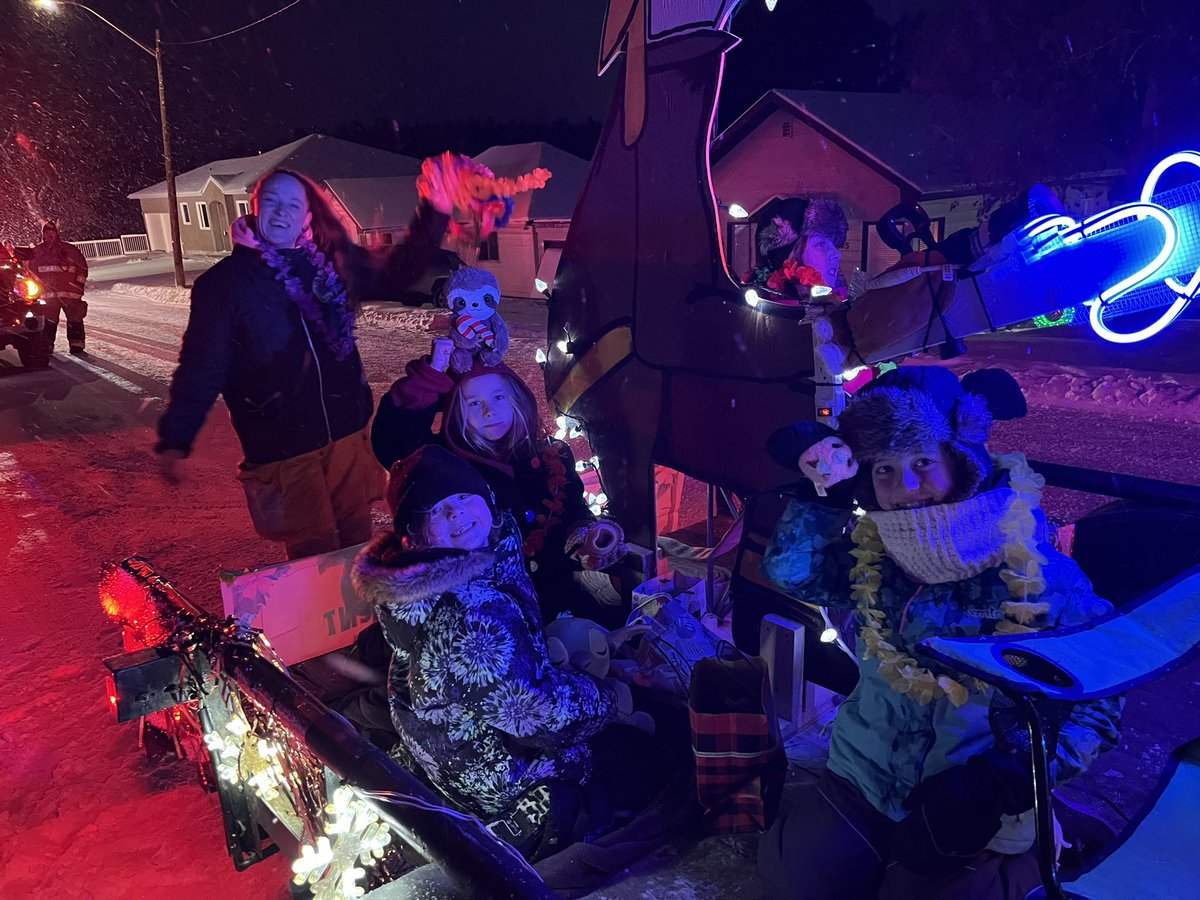 Another amazing Christmas parade organized by the Kenora Kinsmen Club! Thank you for allowing us to attend another year ! We are grateful to be apart of this wonderful event! #kenorakinsmenclubchristmasparade