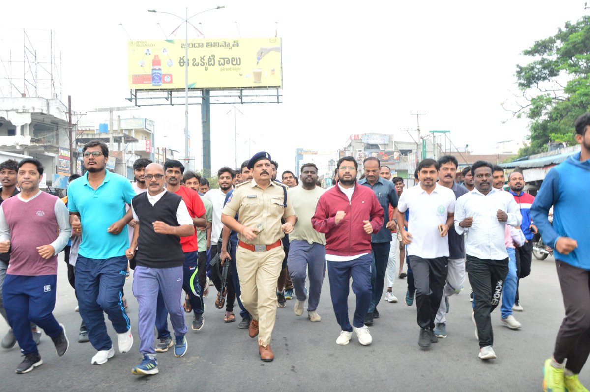 BANDAMADHU7's tweet photo. Participated 2k Run With @jangaoncollector Sir  ప్రజా పాలన ప్రజా విజయోత్సవాలు https://t.co/TWLpCuyw17