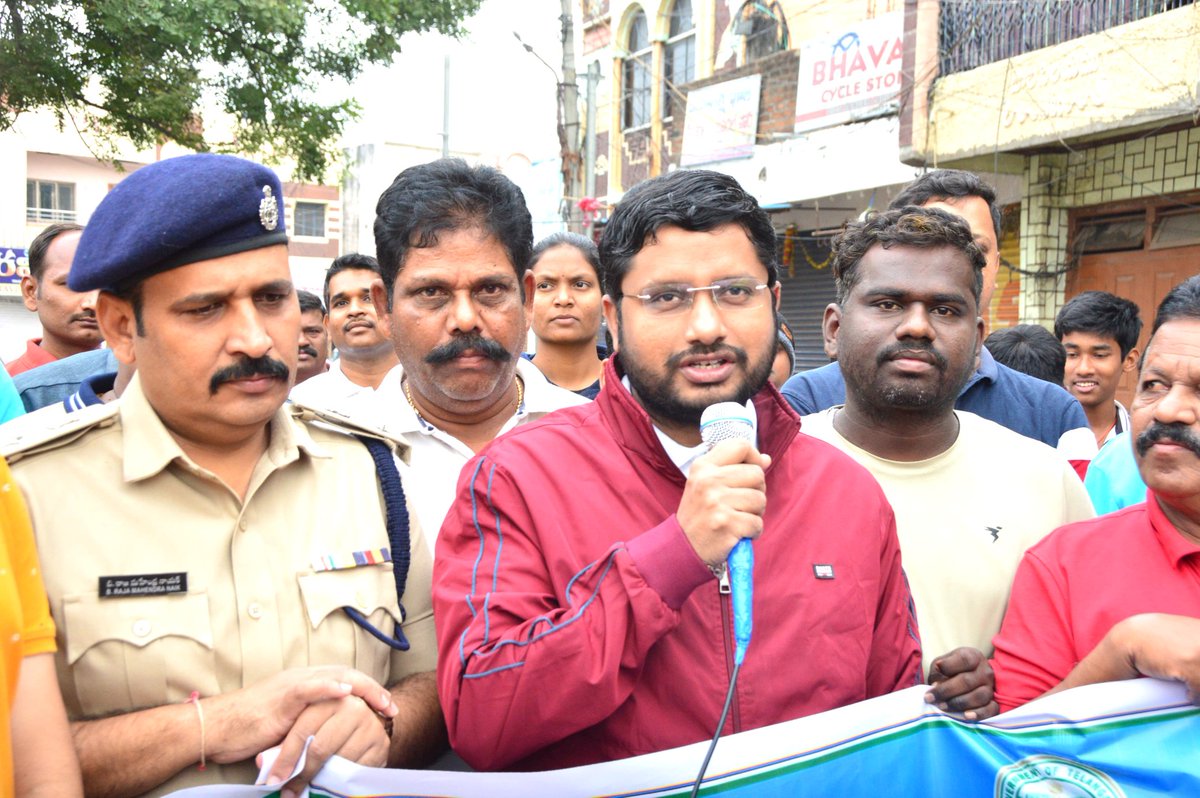 BANDAMADHU7's tweet photo. Participated 2k Run With @jangaoncollector Sir  ప్రజా పాలన ప్రజా విజయోత్సవాలు https://t.co/TWLpCuyw17
