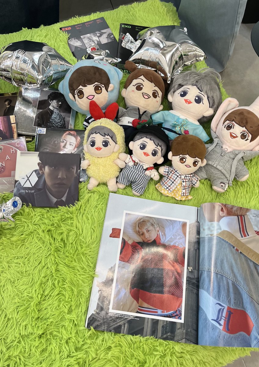 —• Look at these decoration, sooo cool!  

#OurYeolStarDay