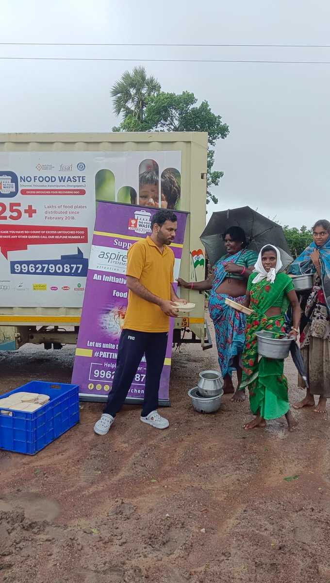 tnfoodsafety's tweet photo. Tamilnadu Food Safety Department No Food waste chennai Team distributed Foods sponsor by Aspire Systems on penjan cyclone affected public's at Egmore Children's Hospital and Thandalam,
Pandiramedu,alathur,edaya
Kuppam
#fssaiawareness #TNDIPR #fssaiindia #dphpm #FSSAI #FSW #WHO https://t.co/q0laXwEb13